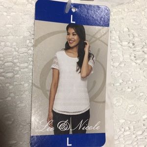 Leo & Nicole off white lace top L